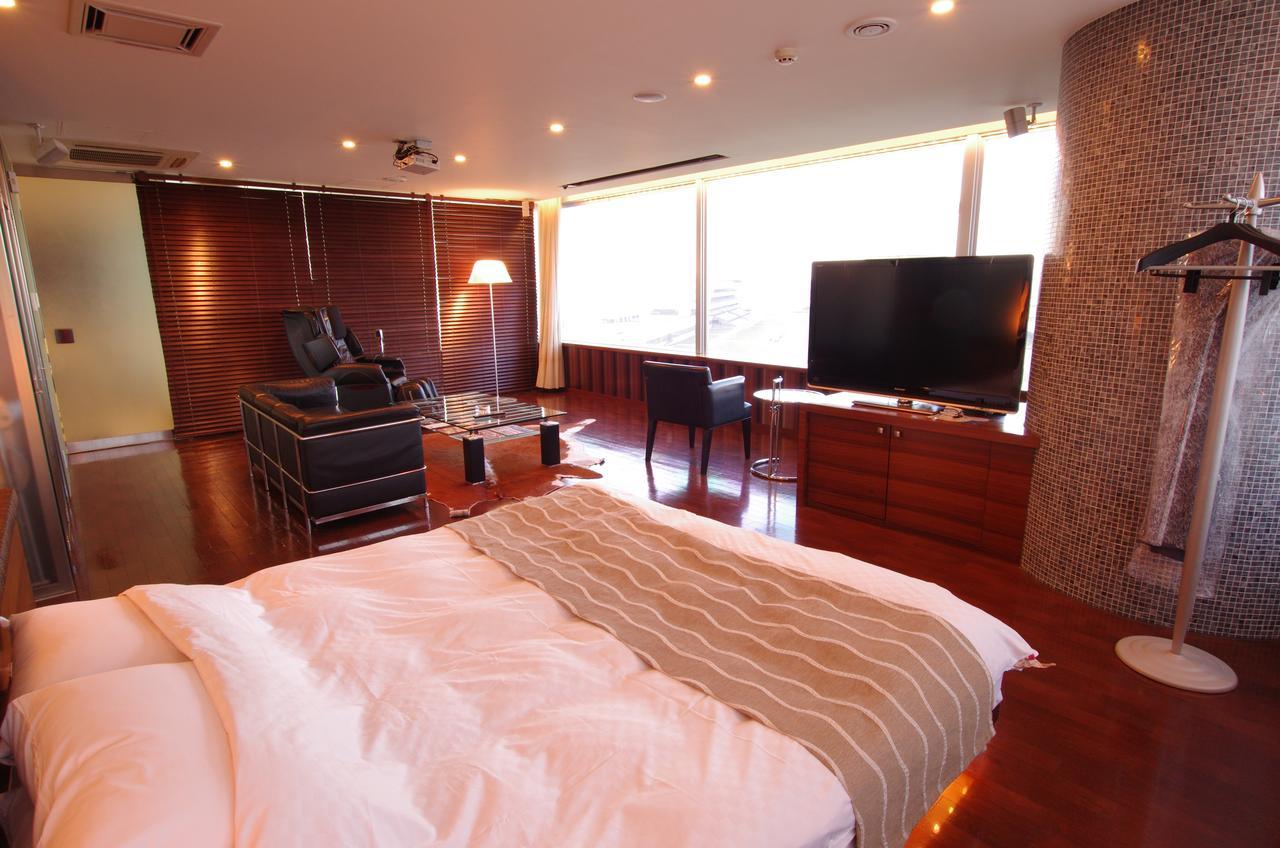 Blue Hotel Octa (Adults Only) Sapporo Esterno foto